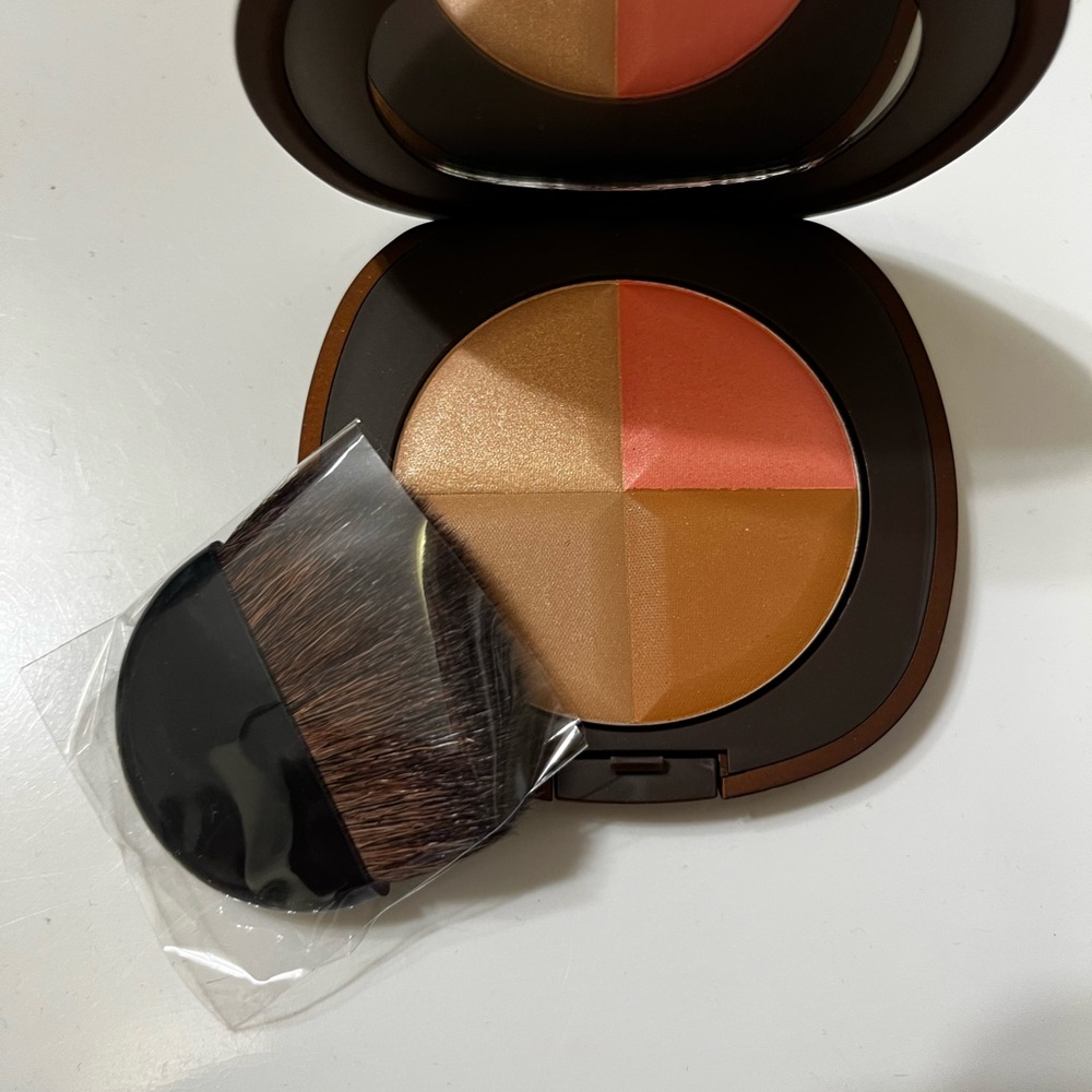 Elizabeth Arden Bronze Powder - Picture 7 of 8